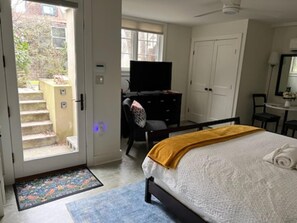 Cozy and perfect for a couples retreat!