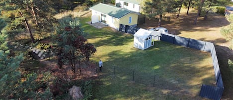 Luftansicht "Kleines Bodden-Paradies-Cottage"