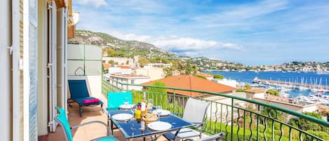 Balkon mit Meerblick