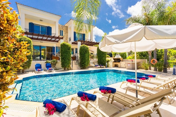 Beautiful villa with private pool and terrace 