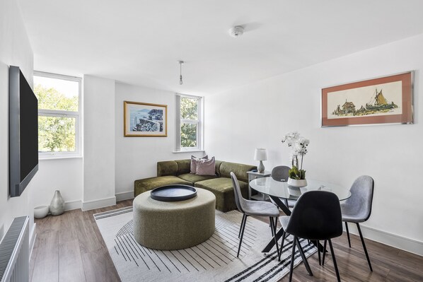 Living Room / Lounge