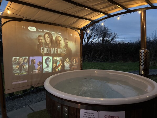Hot Tub & Cinema 