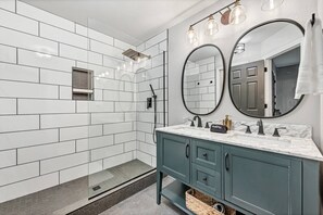Master Bathroom ( access via Master Bedroom )