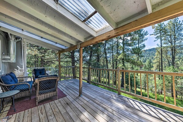 Cloudcroft Vacation Rental | 3BR | 2BA | 2,088 Sq Ft | Step-Free Access