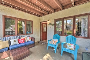 Covered Patio | Outdoor Seating