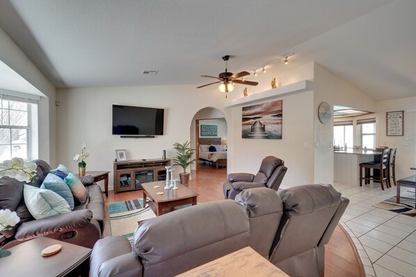 Lake Havasu City Vacation Rental | 3BR | 2BA | 1,570 Sq Ft | Step-Free Access