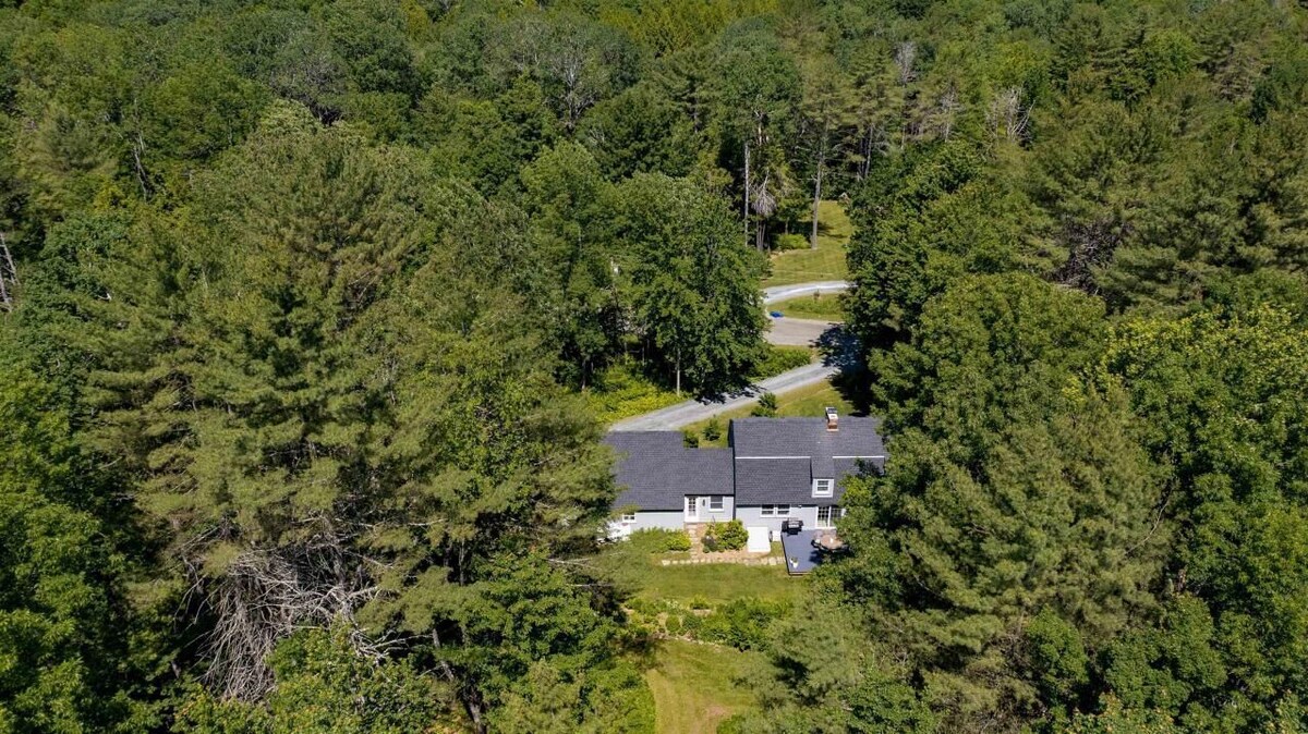 Elegance Meets Rustic Charm: Vermont 3-Bed Retreat