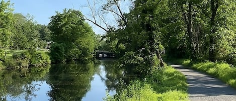 Delaware & Raritan Canal State Park Trail - Colonial Park