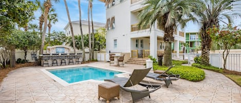 White Sails boasts a private pool and a 5-minute walk to the beach!