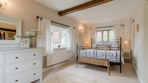 Bedroom One, Woodfields, Bolthole Retreats