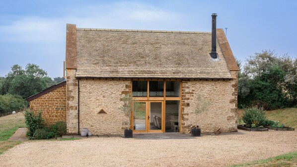 Approach and driveway, Spring Barn, Bolthole Retreats