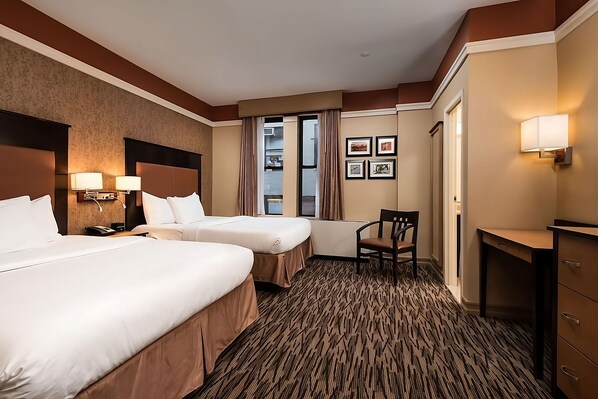 Each unit comes with 2 Queen size beds. Exact units will be assigned upon arrival. Views, colors, and decor may vary.