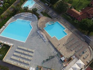 villaggio-colombare-sirmione-multiproperty-pool