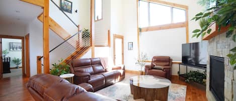 Enjoy your time in Teton Valley staying in this beautiful home, with a wonderful open layout to enjoy the company of friends and family.