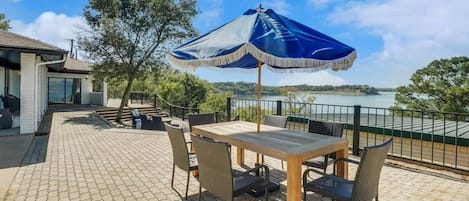 Life’s better by the water – so come enjoy your slice of paradise on this spacious patio!