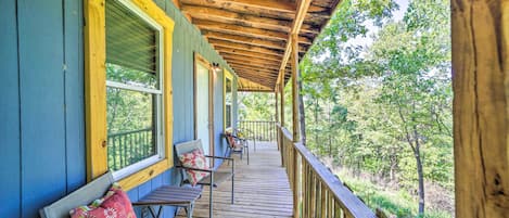 Mountainburg Vacation Rental | 2BR | 1BA | Stairs Required | 1,000 Sq Ft