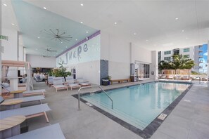 Pool and sun deck on 16th floor - Take your relaxation to the next level. Relax and unwind in this relaxing swimming pool with sun deck.