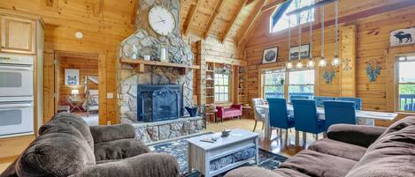 Ellijay Vacation Rental | 4BR | 3BA | 3,742 Sq Ft | Stairs Required