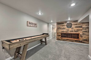 Movie & Game Room | Basement | Smart TV | Queen Sleeper Sofa