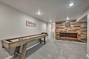 Movie & Game Room | Basement | Smart TV | Queen Sleeper Sofa