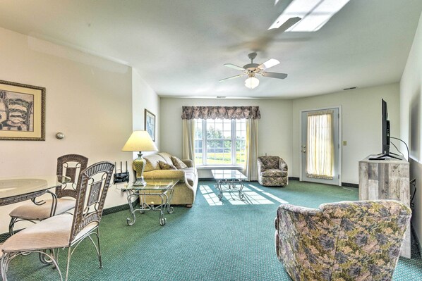 Pigeon Vacation Rental | 2BR | 2BA | Step-Free Access | 1,100 Sq Ft