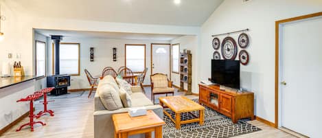 Norfork Vacation Rental | 3BR | 3BA | 1,495 Sq Ft | Step-Free Access