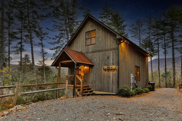 Welcome to Knotty Barn