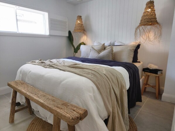 Super comfy Queen Bed with Beautiful French Flax Linen