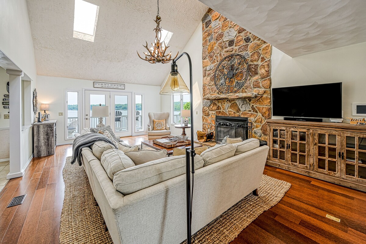Forever Young – lakefront home with private dock, pool table, & community pool