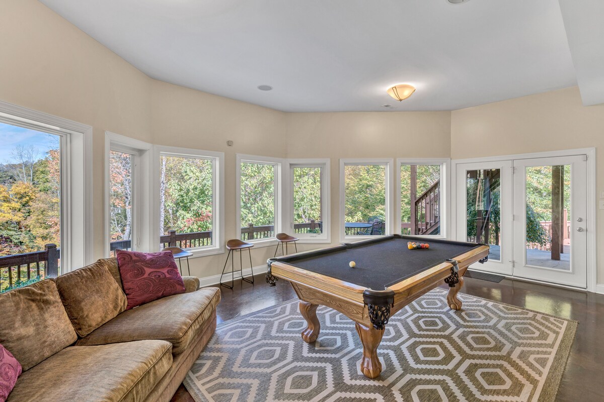 Osprey Cove – Lakefront home with 2-story dock, pool table, views – walk to wineries