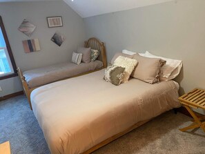 Bedroom #1 - Queen Bed & Twin Bed