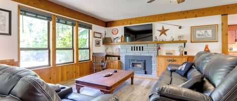 Pollock Pines Vacation Rental | 2BR | 1.5BA | 1,050 Sq Ft | Stairs to Enter