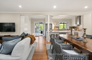 Lauretana House & Cottage - Homestead in Bowral!