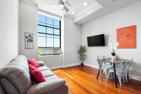 Welcome to Northern Liberties! Enjoy a stylish and spacious apartment filled with amenities. This apartment features a rooftop pool, a fitness center, an in-unit washer and dryer, motorized shades, and plenty of comforts. Reliable Wi-Fi is also included.