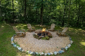 Firepit - Firepit with seating.
