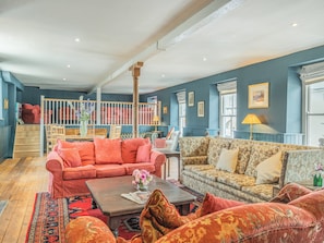 Living area | The Old Brewery - The Old Brewery Cottages, Pembroke