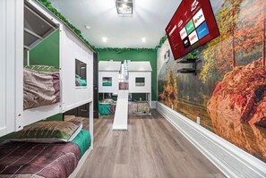 Themed bedroom with arcade