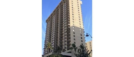 Best condos in Waikiki! Onsit security, maintenance & multiple amenities