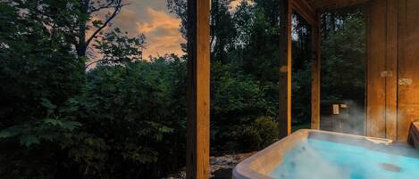 Outdoor spa tub