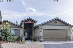 Picturesque Rosemary Retreat (582)