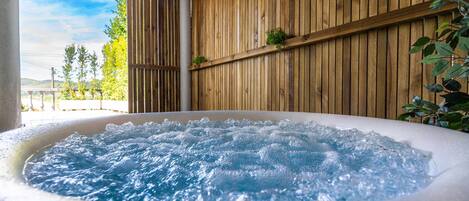 Hot Tub,Spa and wellness centre/facilities