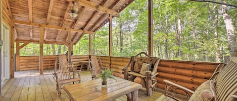 Lake Toxaway Vacation Rental | 2BR | 1BA | Stairs to Enter | 1,124 Sq Ft