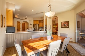 Kitchen & Dining Area | Large Windows w/ Mountain Views