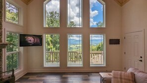 Beautiful Mountian Views from Living Room