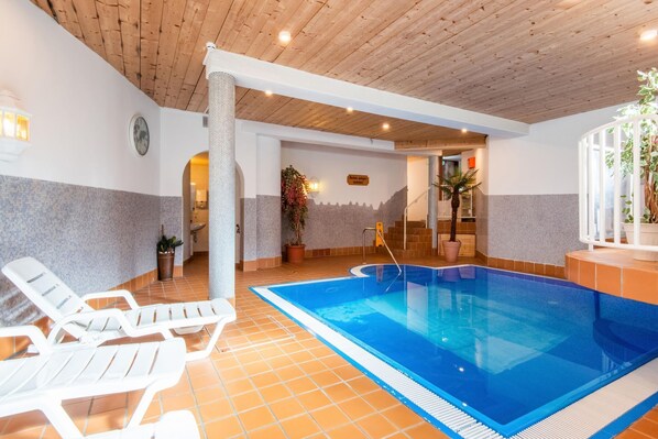 Holiday Home Swimming Pool