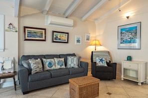 346S - Living Room Area