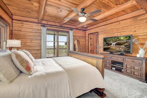 Master bedroom (first floor) with queen bed