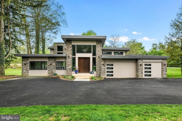 Organic Contemporary architecture


