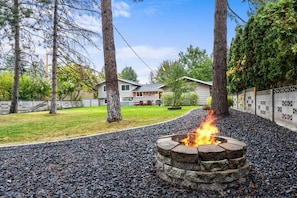 Awesome Outdoor Firepit!