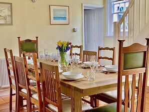 Little Halt, Freshwater: Spacious dining area